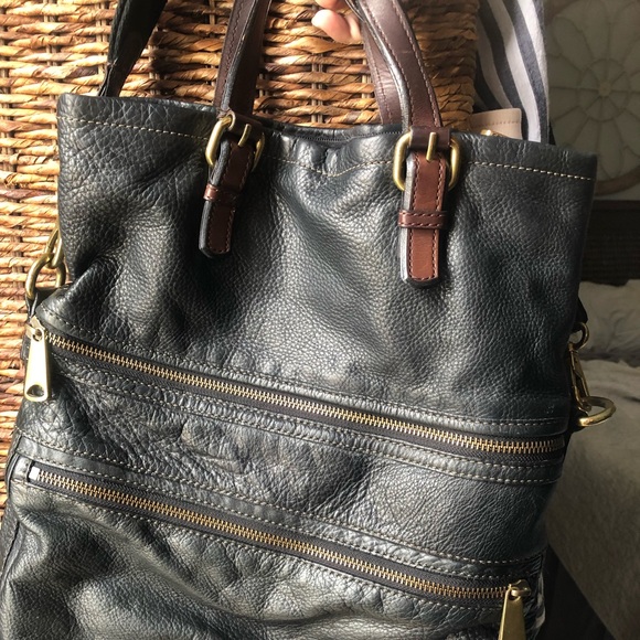 Fossil Leather Crossbody Handbag - Picture 16 of 16